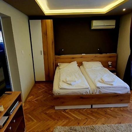 Ivet Guest Rooms Варна Екстер'єр фото